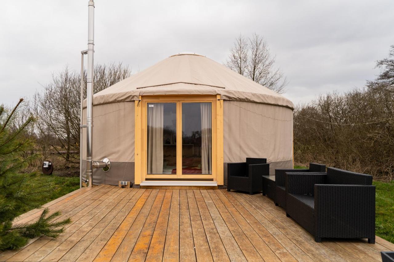 Jurty Glamping Hotel Gostynin Exterior foto