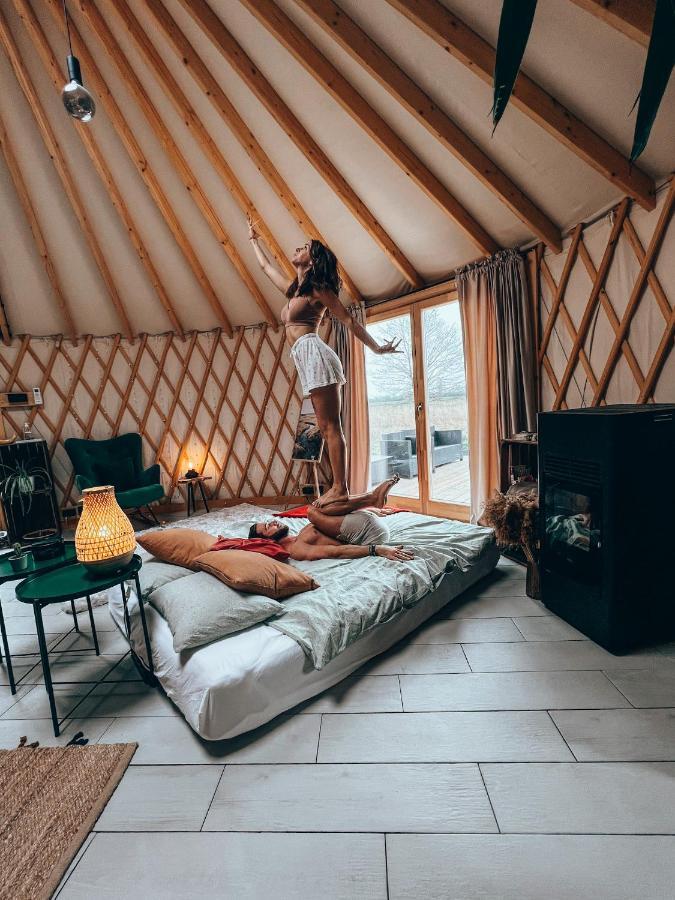 Jurty Glamping Hotel Gostynin Exterior foto
